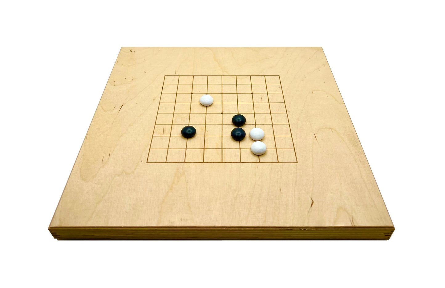 Go Spiel 9x9 Holz Raster: Perspektivische Ansicht mit Spielsteinen für schnelle Partien oder Einsteiger.